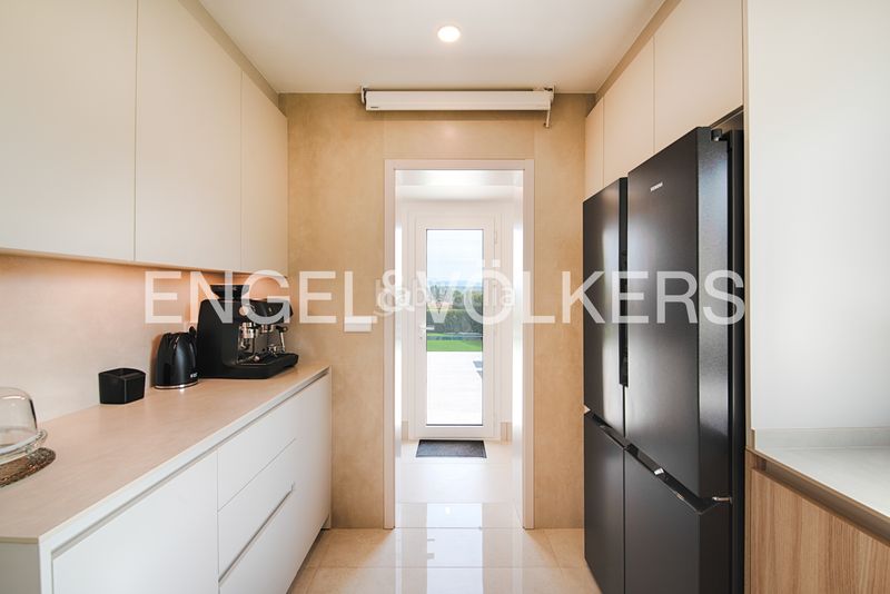 Foto cc075664-d6fa-4657-8411-efb9d2932a95. Casa amb calefacció aparcament piscina a Navata