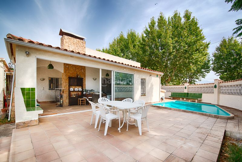 Foto f2fb5254-ef75-47e9-aecc-10ecfab687db. Casa amb aparcament piscina a Carlit - Montseny Empuriabrava