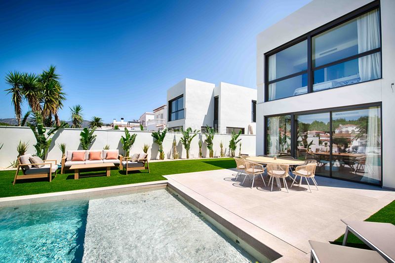 Foto 0abbcbeb-ae04-405c-a610-f018f26b33bc. Casa amb aparcament piscina a Segre - Ebre - Ter Empuriabrava
