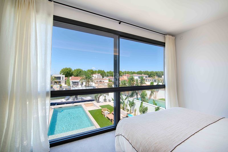 Foto 1c7a6daa-d266-4743-9f98-de40ad61b729. Casa amb aparcament piscina a Segre - Ebre - Ter Empuriabrava