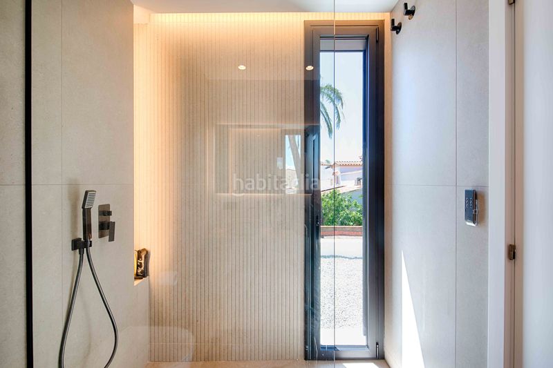 Foto 62166366-785b-4655-a7b6-534ee05bde82. Casa amb aparcament piscina a Segre - Ebre - Ter Empuriabrava