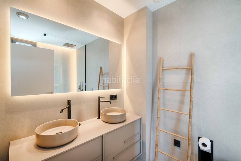 Foto 766499c1-3743-40f5-a684-b37cdd0858a5. Casa amb aparcament piscina a Segre - Ebre - Ter Empuriabrava