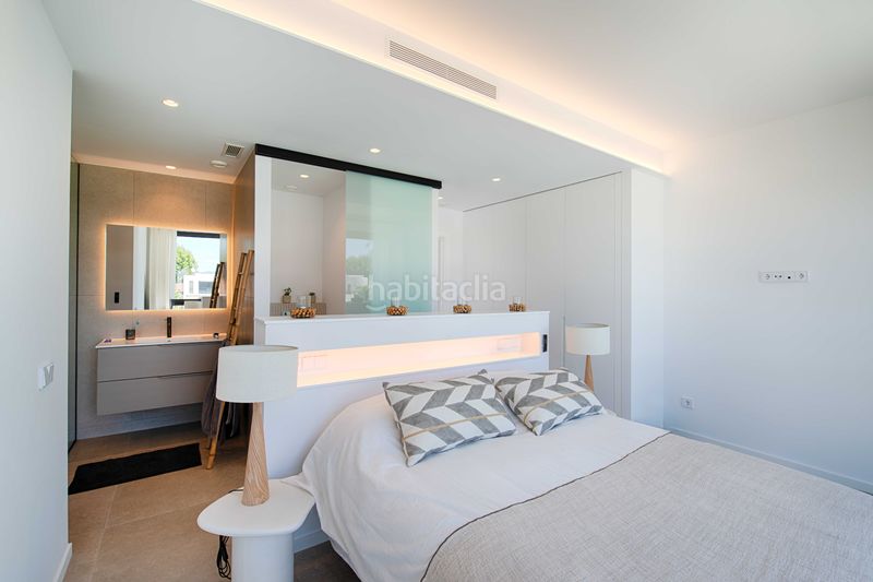 Foto 8b2a0b2a-7cc9-46fb-881a-630b2240c1e3. Casa amb aparcament piscina a Segre - Ebre - Ter Empuriabrava