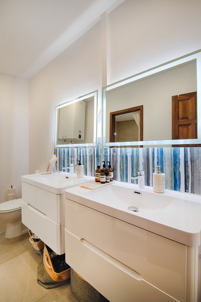Foto e51a7687-e90a-41c1-b941-9500c310c9e4. Casa amb aparcament piscina a Cap Ras - Creus - Falconera Empuriabrava