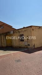 Casa  Carrer tramuntana 2. Casa para reformar con posibilidad de ampliación en pedret i mar