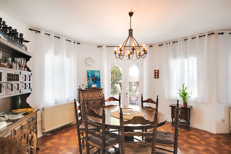Foto c2265a90-0b5e-44e6-b23d-47f23b6fc26d. Casa amb aparcament a Segre - Ebre - Ter Empuriabrava