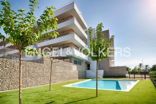 Àtic  Carrer de ponent 44. Ático de obra nueva con espectacular terraza, vistas abiertas y