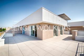 Àtic  Carrer de ponent 44. Ático de obra nueva con gran terraza, vistas abiertas y piscina