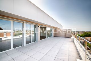 Attico  Carrer de ponent 44. Ático de obra nueva con gran terraza y piscina comunitaria