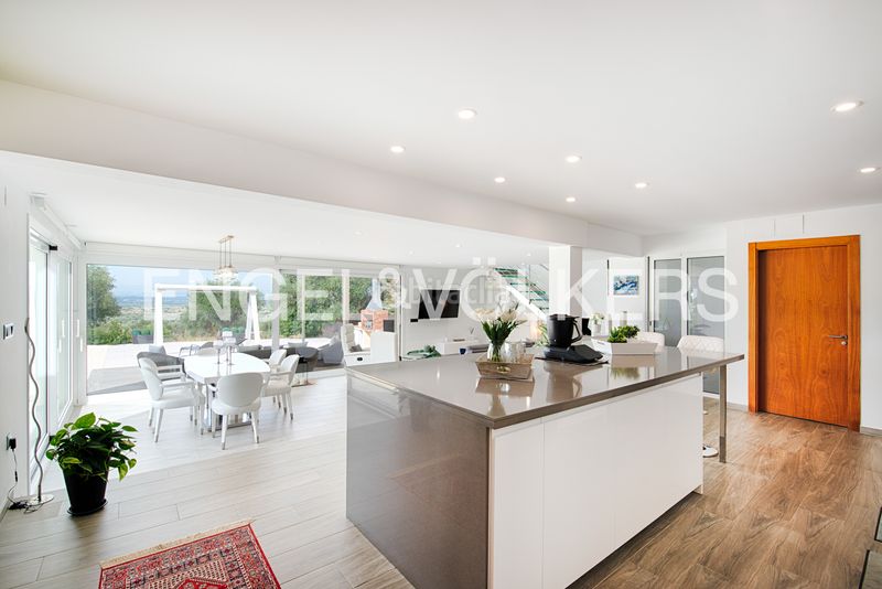 Foto 598a0916-1a55-4099-b6a4-0ebd32babd18. Casa amb piscina a Palau-saverdera