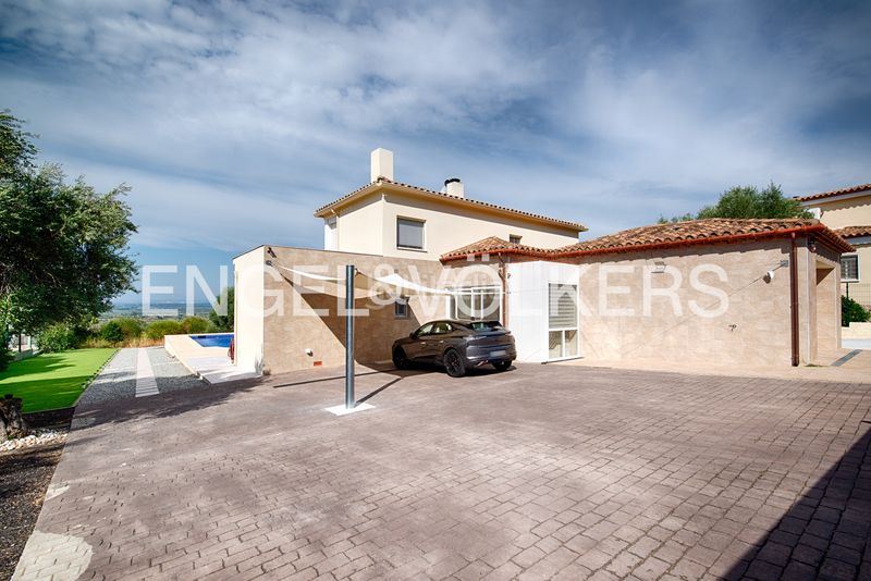 Foto 863db65d-4f4b-4768-8522-e0faad8b9cc7. Casa amb piscina a Palau-saverdera