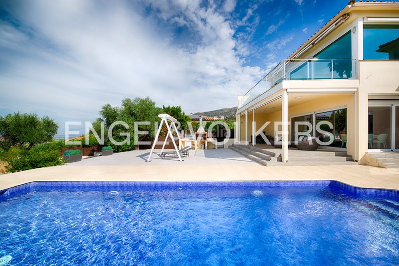Foto c1e843cb-fdc0-4ad9-b434-3a306a275a99. Casa amb piscina a Palau-saverdera