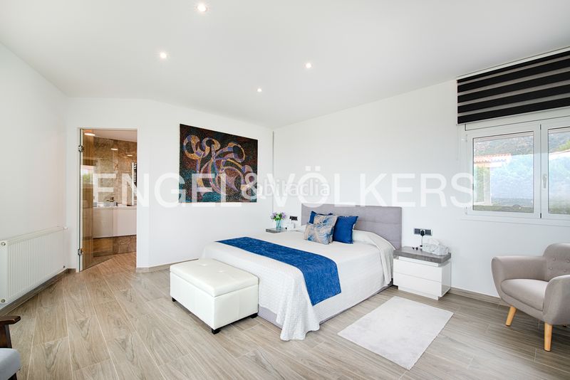 Foto c42e9770-3f56-4c47-8366-b40387195e81. Casa amb piscina a Palau-saverdera