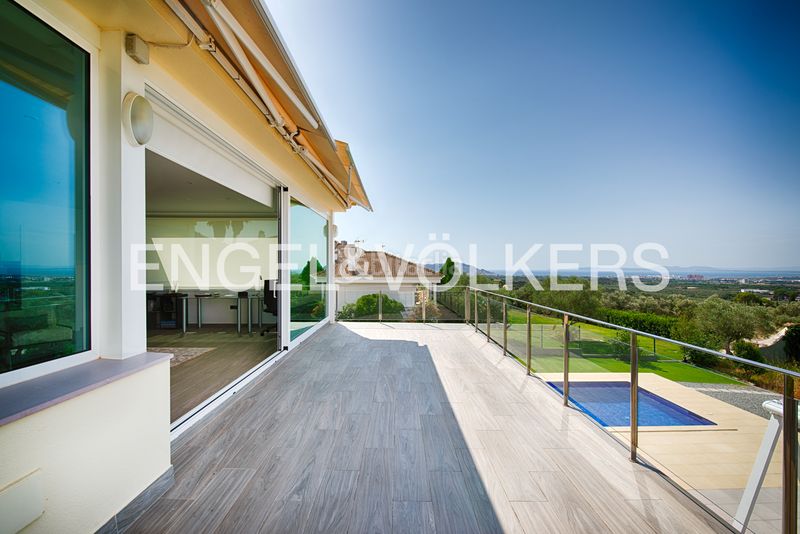 Foto d061fb31-b161-477b-b27c-f201f9753554. Casa amb piscina a Palau-saverdera