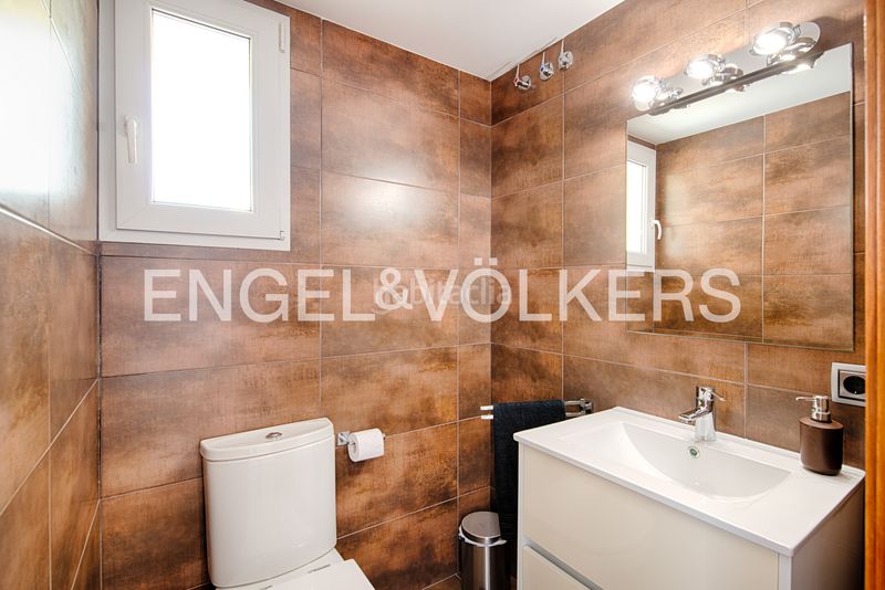 Foto e3b7d038-e491-4ce1-9819-d3181e3f3280. Casa amb piscina a Palau-saverdera