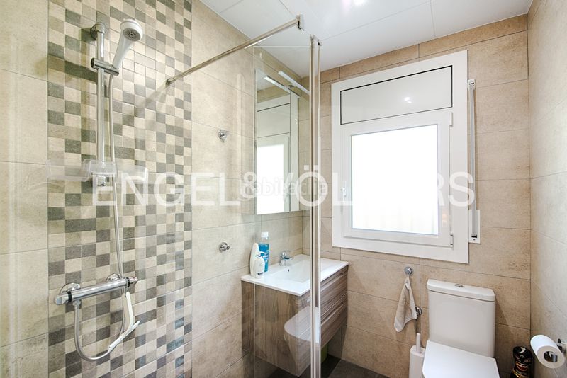 Foto acee2f4b-6ab6-4a0a-88f2-f29d1579b810. Casa amb piscina a Palau-saverdera