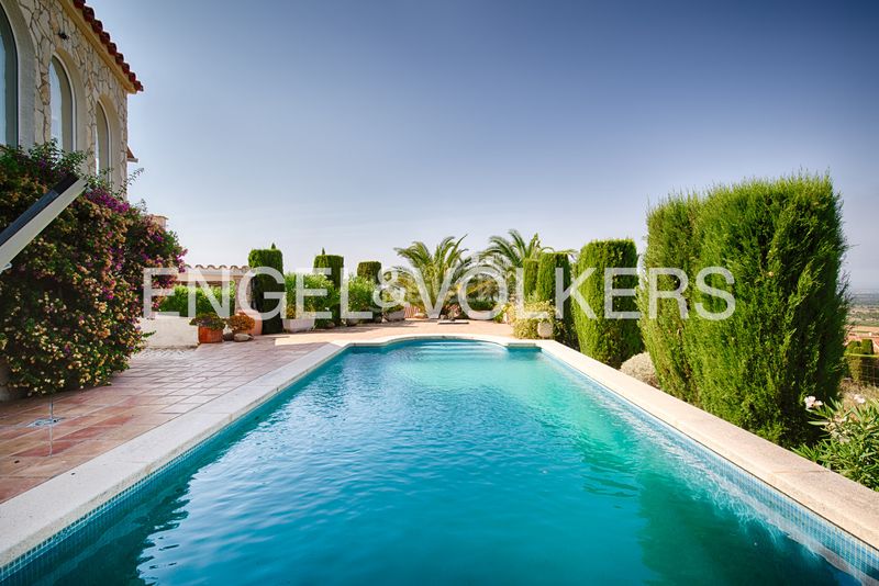 Foto e6a75546-f0fc-42e0-99d3-ecc1875204d5. Casa amb piscina a Palau-saverdera