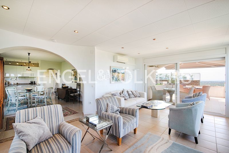 Foto ed5962d9-8d5e-4f27-b353-2fa8c02af504. Casa amb piscina a Palau-saverdera