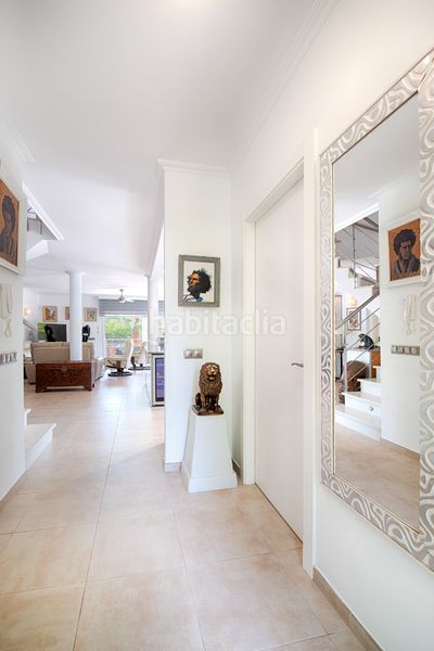 Foto d9e637b9-2deb-4bd4-b340-b3f5a28e374a. Casa amb xemeneia aparcament piscina a Cap Ras - Creus - Falconera Empuriabrava