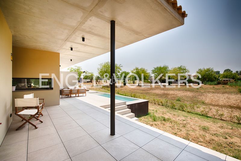 Foto 4d47b76e-495e-44ef-8977-62643b5b08a0. Casa amb calefacció aparcament piscina a Navata