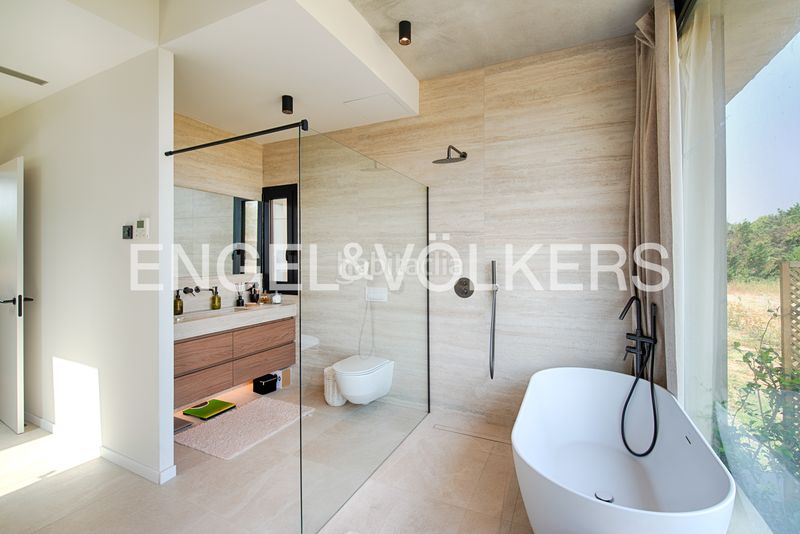Foto 513d0508-042a-4549-8a82-737a921b2d06. Casa amb calefacció aparcament piscina a Navata