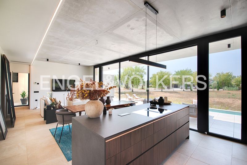 Foto abaf463b-b0a1-4499-9980-dadfdd5a5940. Casa amb calefacció aparcament piscina a Navata