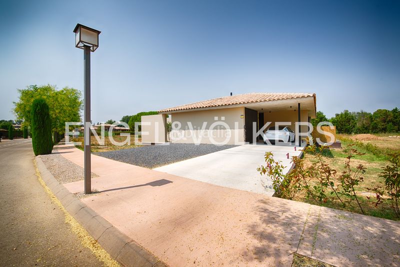Foto cc242b11-03cf-4a11-92e2-ef495af400a7. Casa amb calefacció aparcament piscina a Navata