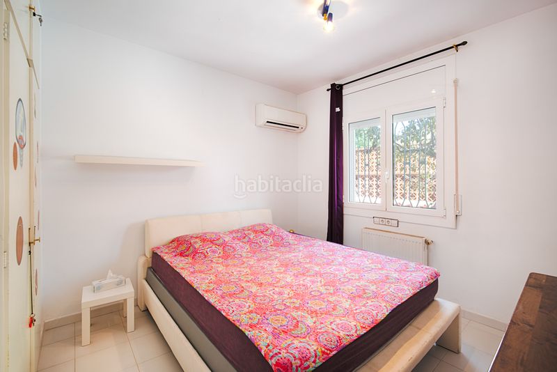 Foto a40f23f1-2b3a-4732-b950-a1f8f6f48fd3. Casa amb aparcament piscina a Peni Empuriabrava