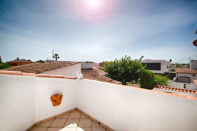 Foto cb128db5-4b03-4cb7-8103-c4d24c9adbfe. Casa amb aparcament piscina a Peni Empuriabrava