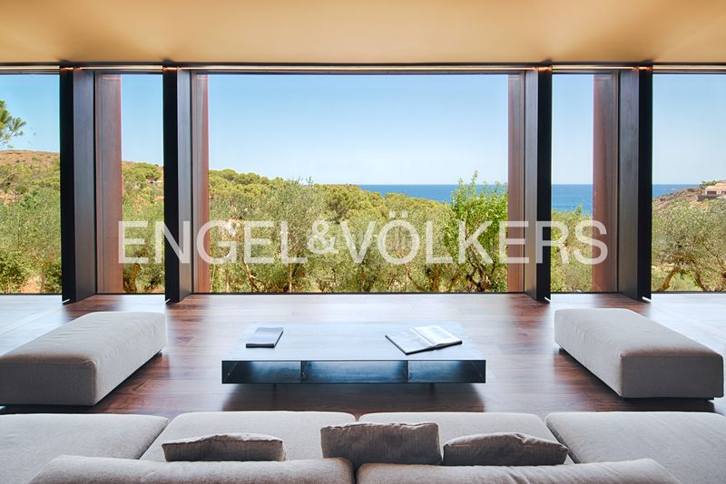 Foto a2725ec2-3e11-4da0-9944-74d620842092. Casa amb calefacció a Cadaqués
