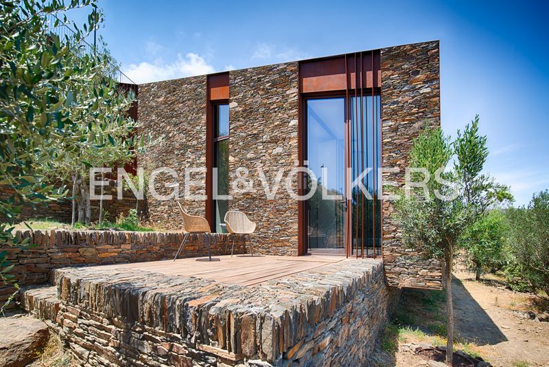 Foto ff8f28bc-3822-47c9-8380-4ad70a0e317a. Casa amb calefacció a Cadaqués