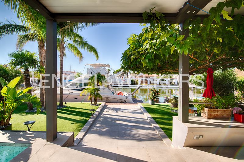 Foto 05fc5c7a-02d1-47db-b942-f20ddae5514a. Casa amb piscina a Santa Margarida Roses