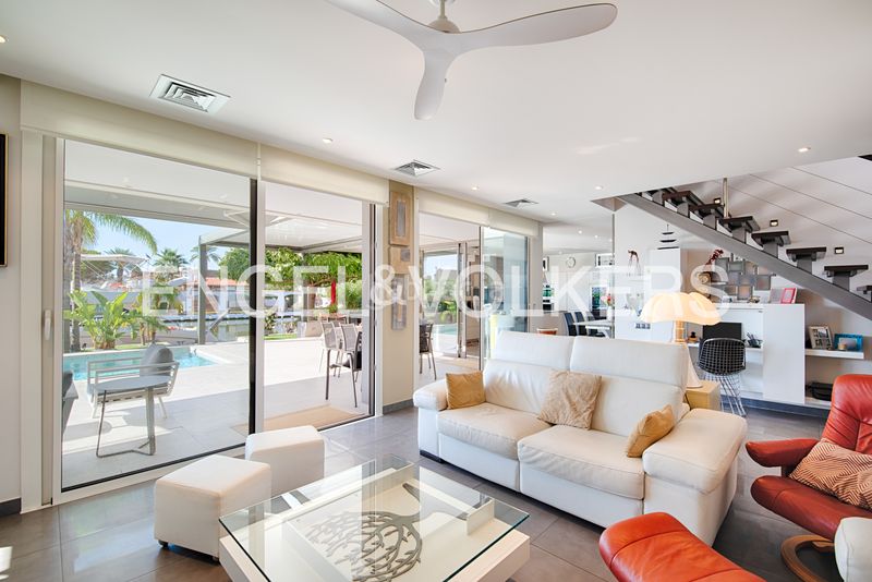 Foto 50cda241-6214-4e17-ba6c-300b9e47bd13. Casa amb piscina a Santa Margarida Roses