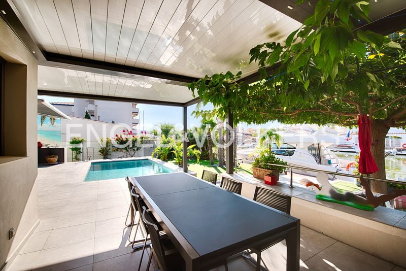 Foto 5e29adce-5456-4ddc-84b5-497242c5e460. Casa amb piscina a Santa Margarida Roses