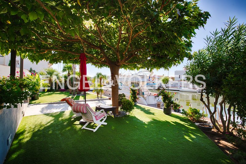 Foto 768ddbdb-b394-4f36-a8ed-7cc8299b1813. Casa amb piscina a Santa Margarida Roses