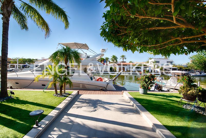 Foto 822f82b9-2456-4588-a0de-cf978ed606cc. Casa amb piscina a Santa Margarida Roses