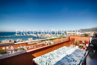 Etagenwohnung in Carrer de Mercè Rodoreda