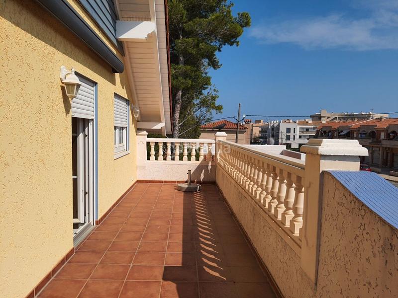 Foto 2031b66c-2043-4553-bea0-08a674ddf671. Xalet amb calefacció aparcament piscina a Centre Miami Platja