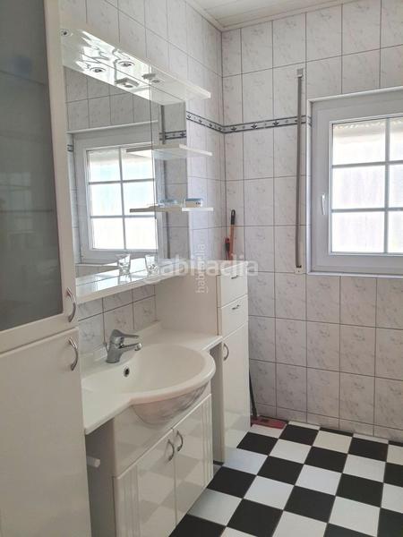 Foto 30e38aba-be99-4bbf-bbbb-8e7c23bc2f0a. Xalet amb calefacció aparcament piscina a Centre Miami Platja