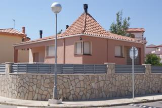 Xalet a Vandellòs i l´Hospitalet de l´Infant. Chalet independiente de 275m a 100m de la playa en l'hospitalet