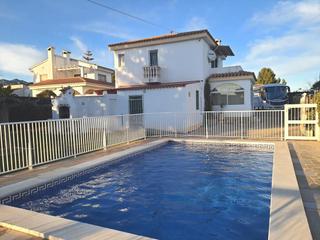 Xalet a Calafat. Chalet independiente de 220m en calafat