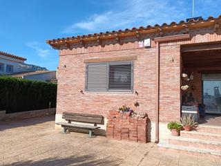 Casa aparellada a Vandells i lHospitalet de lInfant. Pareado independiente de 264m en urb infante (l'hospitalet de l'