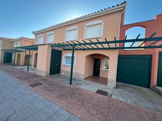 Casa adossada a Platja de Mont-roig. Adosado de 119m en urb. solemio (mont-roig del camp)