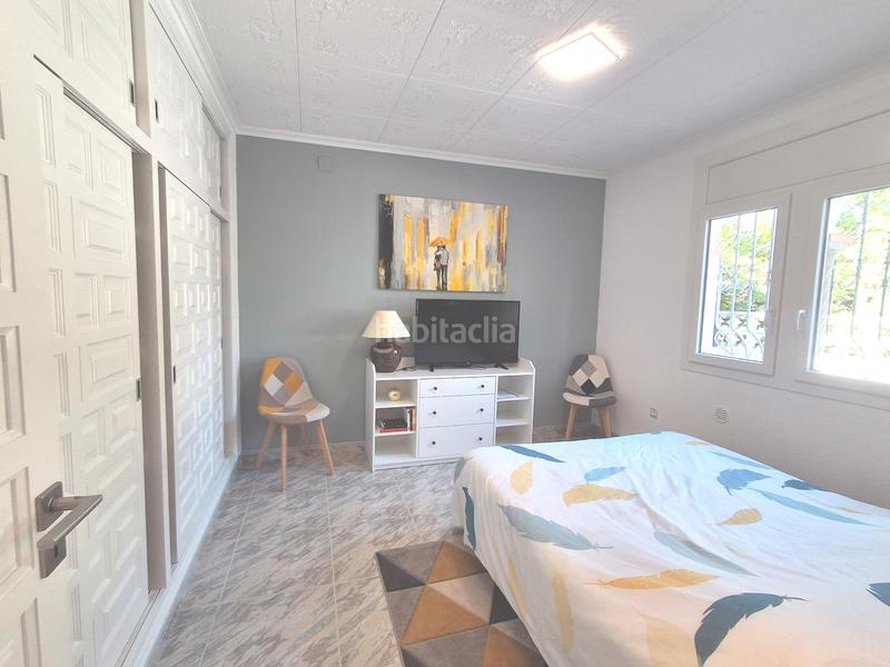 Foto d9c1f5b8-2315-41c0-bac3-89344f6f5cfc. Chalet avec parking piscine dans Centre Miami Platja