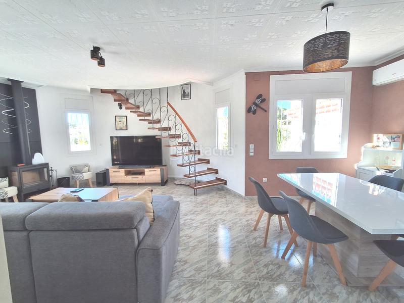 Foto debca6fc-2fc0-4d54-bd8a-3a08d21542ac. Chalet avec parking piscine dans Centre Miami Platja