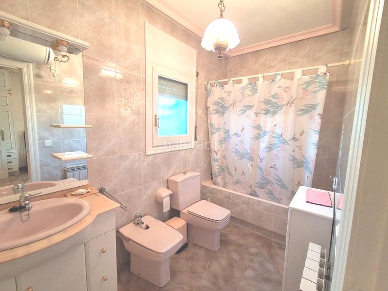 Foto 13dd0fef-bde0-406c-92b3-2de6075e53a6. Chalet avec cheminée chauffage parking piscine dans Miami Platja