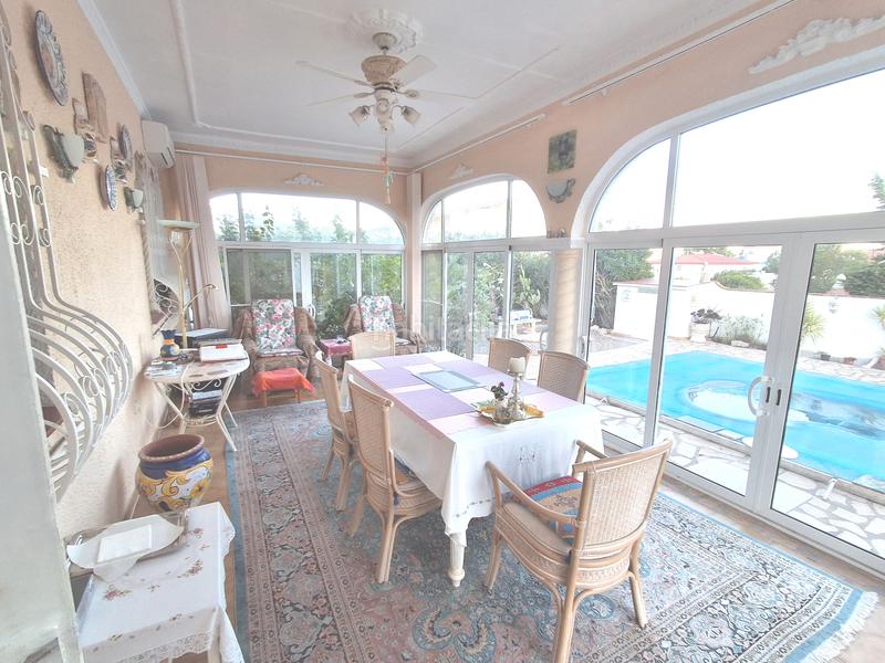 Foto 1c4ca9be-8412-467b-8058-9551a5210e92. Chalet avec cheminée chauffage parking piscine dans Miami Platja