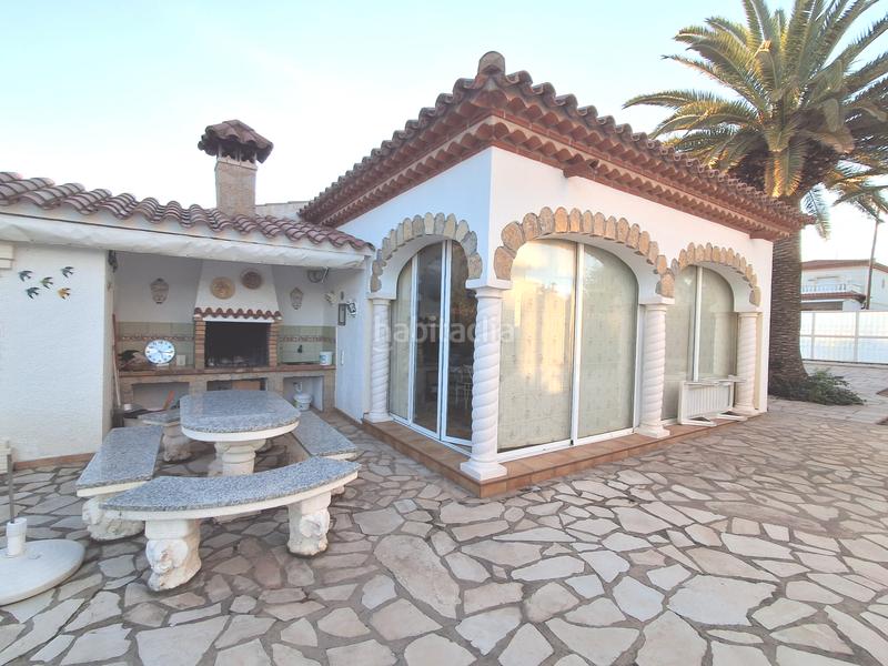 Foto 2507589a-d6f6-4eb3-b893-9d69d4080264. Chalet avec cheminée chauffage parking piscine dans Miami Platja