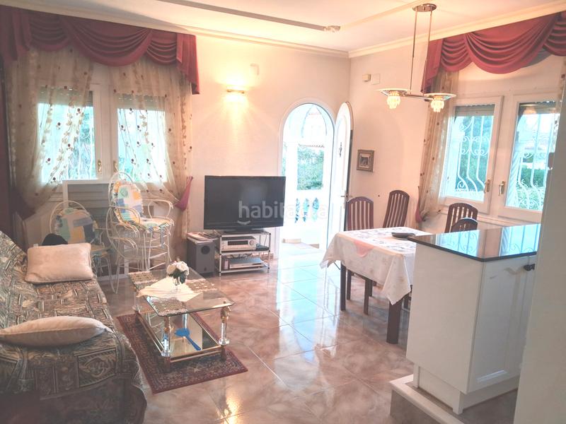 Foto f4bbe099-f078-415e-8f27-20105ea05c12. Chalet avec cheminée chauffage parking piscine dans Miami Platja