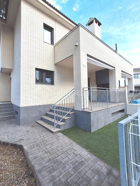 Foto 17d5f14f-0d73-42f1-8318-0ba60166cd01. Maison jumelée avec piscine dans Pino Alto Miami Platja